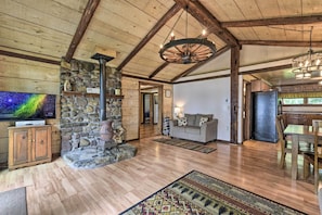Living Room | Decorative Fireplace | Free WiFi