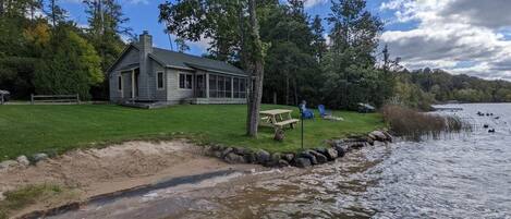 Welcome to the Story Cottage on Lake Leelanau! 