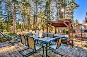 Lake Tahoe Luxury on the Lake Tahoe golf course close to lake Baron and Hot tub with a view