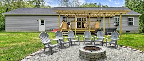 Northfield Vacation Rental | 3BR | 2BA | 1,450 Sq Ft | 3 Steps to Enter