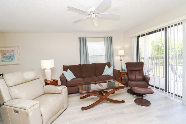 St. Augustine Beach Rentals Living Room