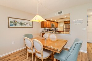 St. Augustine Beach Rentals Dining Room