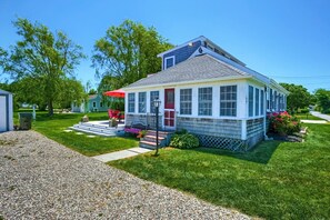 Side view of house, driveway