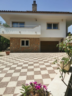 Exterior