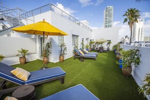 Sun deck