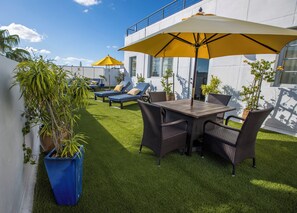 Sun deck