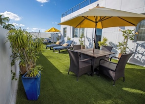 Sun deck