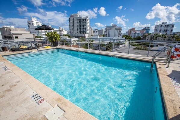 Beautiful and large swimming pool, family fun!