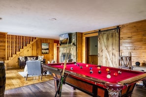Plenty to keep your crew entertained in the game room and downstairs lounge.