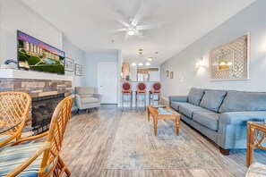 Living Area (2)