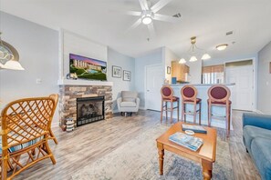 Living Area (3)