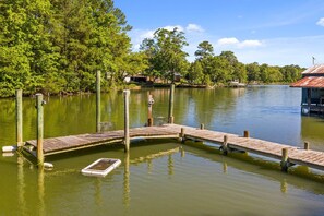 Private dock for kayak/SUP launch, crabbing and fishing!