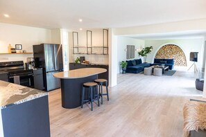 Open Kitchen 