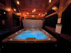 Relax in the hot tub in the evenings!