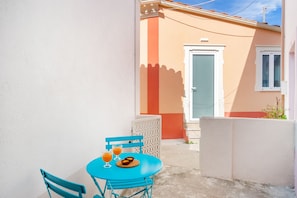 Small private courtyard ideal for kid´s play and to enjoy the famous Brisas Lis!