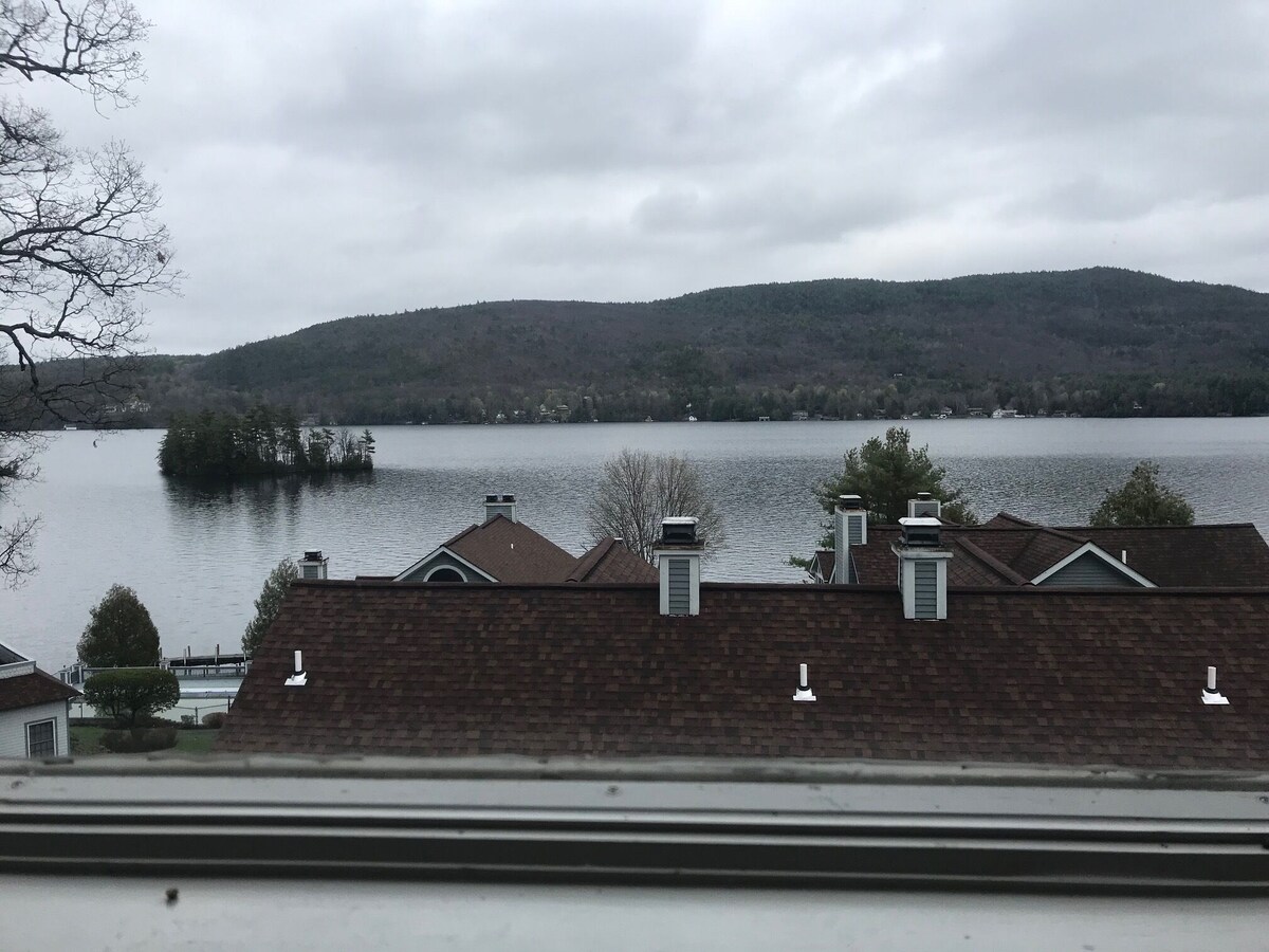 Lakeside Condo on beautiful Lake George