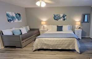 Master Bedroom: King Bed and Twin Daybed