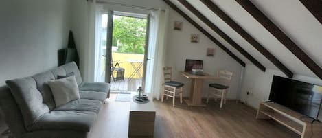 Ferienwohnung Bodenseesonne, 40qm, 1 Schlafzimmer, max. 2 Personen-Gästezimmer und Apartment Bodensee Sonne