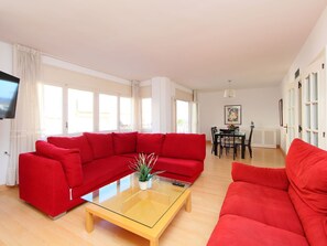 Furniture, Couch, Table, Comfort, Wood, Studio Couch, Building, Living Room, Interior Design, Floor