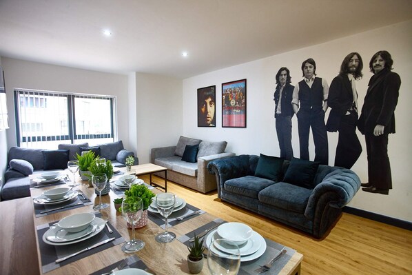 Dinning and lounge area