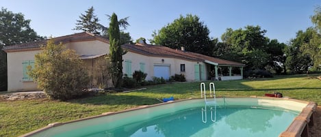 Magnifique villa et sa piscine 