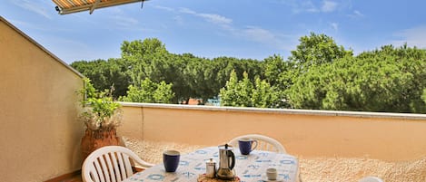 Terrace with table-Bellavista-Elba Island