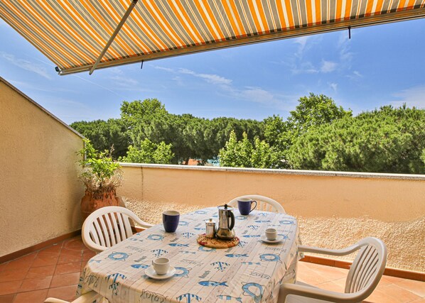 Terrace with table-Bellavista-Elba Island