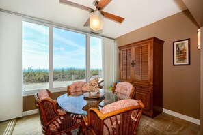 Lanai dining gulf view