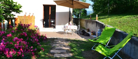 Appartement avec entrée indépendante, Terrasse close avec portail.