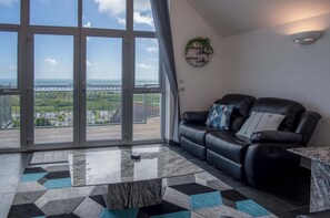 Nautilus - 2 Bedroom Apartment - Pendine (22284)