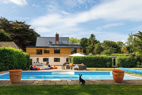 Welcome to Lindfields! A stunning secluded home with pool in West Wittering.