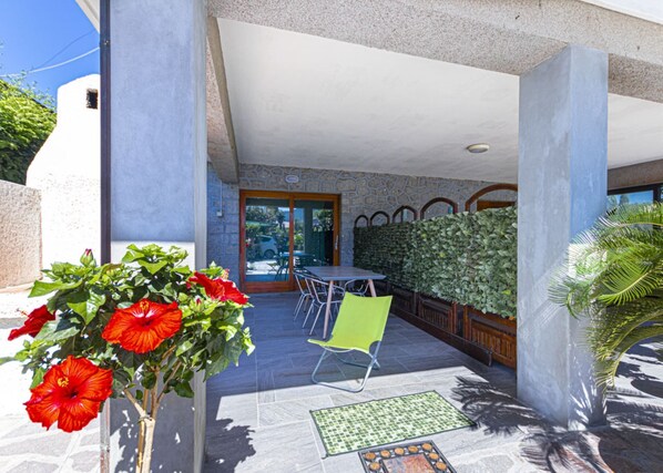 Galenzana, apartment on Elba Island, outdoor area equipped