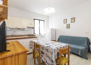Table-Laura-Elba Island