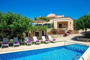 Villa Chloe image