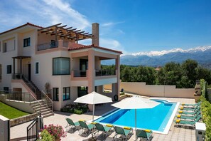 Villa Katerina Pente image