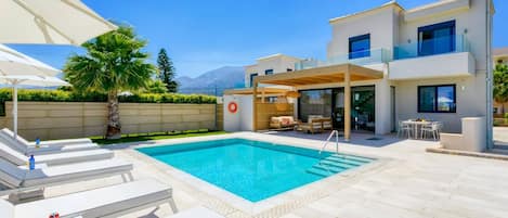 Villa Mariba White image