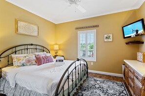 22-Beach-Resort-203-Master-Bed