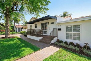 Renovated and super cute home in the heart of Fort Lauderdale!