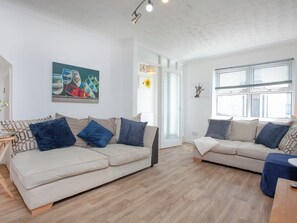 Living room | Jubilee Cottage, Dawlish