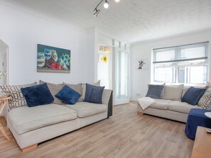 Living room | Jubilee Cottage, Dawlish