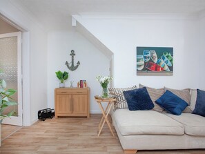 Living room | Jubilee Cottage, Dawlish