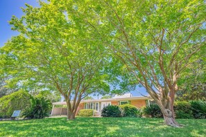 Front exterior view of house and front yard.