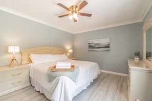 Make the most of you relaxing stay! Have an amazing sleep in this beautiful bedroom