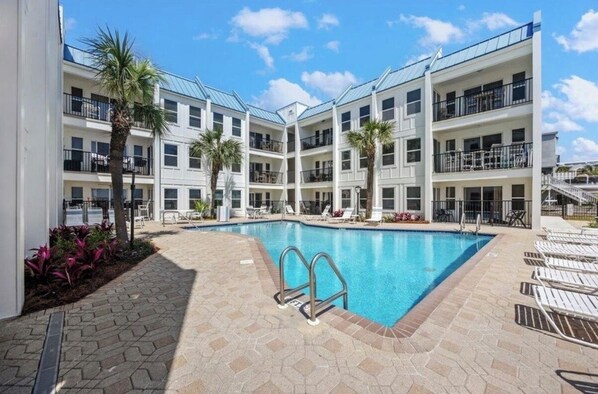 Beautifully remodeled building!
Remodeled in 2025