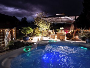Hot tub | The Bield, Aberfoyle