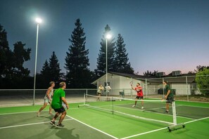 Everyone loves pickle ball, vacation in style with your own professional private pickle ball court.  Newly built custom court for your enjoyment.  Fully lit for an evening game. Four paddles and balls provided