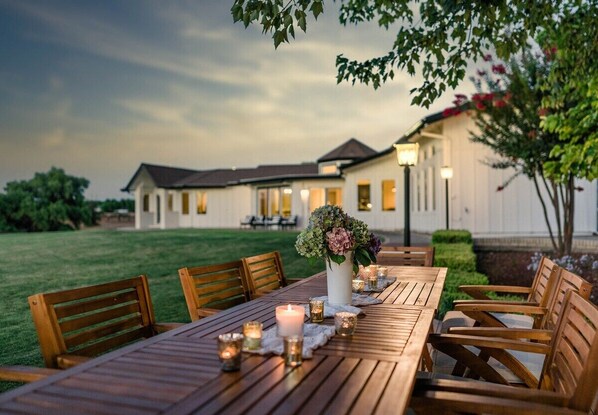 Outdoor dining