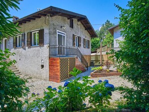 Plant, Building, Sky, Window, Property, House, Tree, Vegetation, Biome