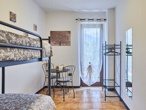 Furniture, Property, Picture Frame, Wood, Building, Table, Interior Design, Textile, Living Room, Architecture