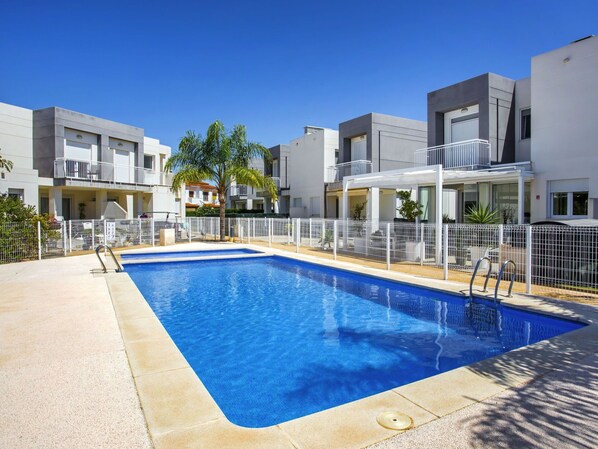 Cloud, Water, Sky, Property, Plant, Swimming Pool, Building, Window, Azure, Blue